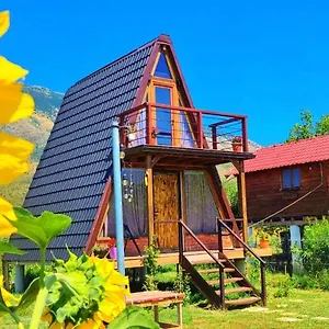 Life On The Farm Camping Nepravishte